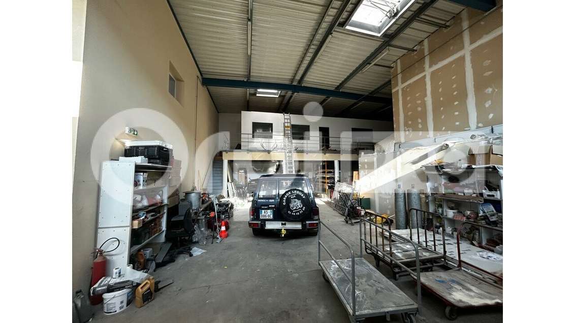 A louer local activité bureaux de 300m² à Beauvais