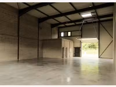BEAUVAIS - Local d'activité neuf à Louer 300m2