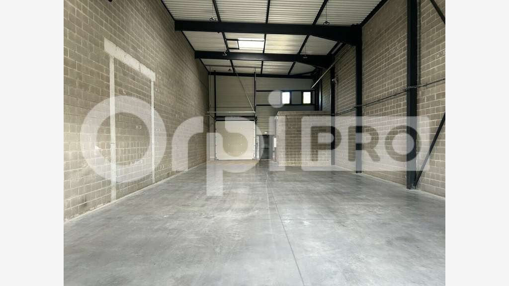 A louer local activité neuf 300m² Beauvais Tilloy