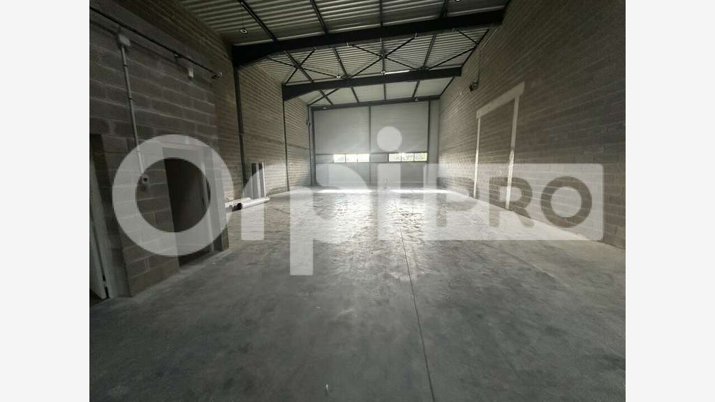 A louer local activité neuf 300m² Beauvais Tilloy
