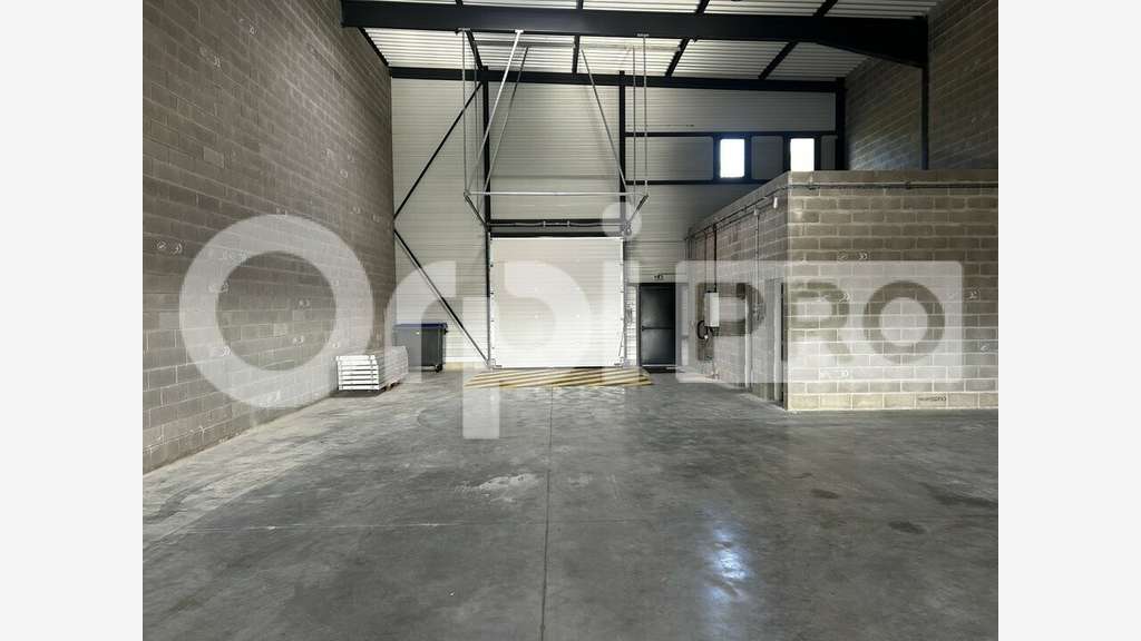 A louer local activité neuf 300m² Beauvais Tilloy