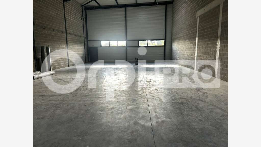 A louer local activité neuf 300m² Beauvais Tilloy