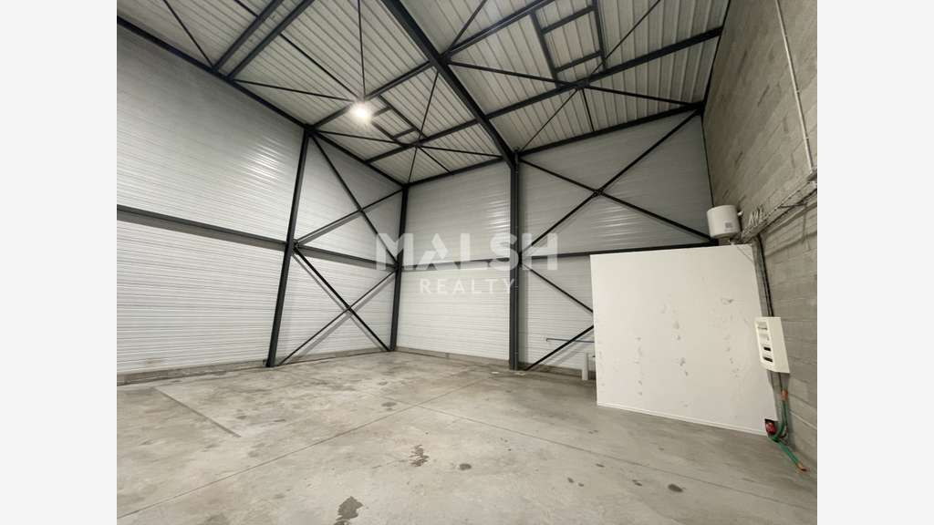 Local d'activités 150m² à louer à Beauvallon