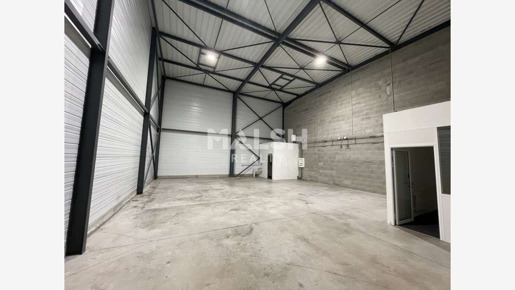 Local d'activités 150m² à louer à Beauvallon