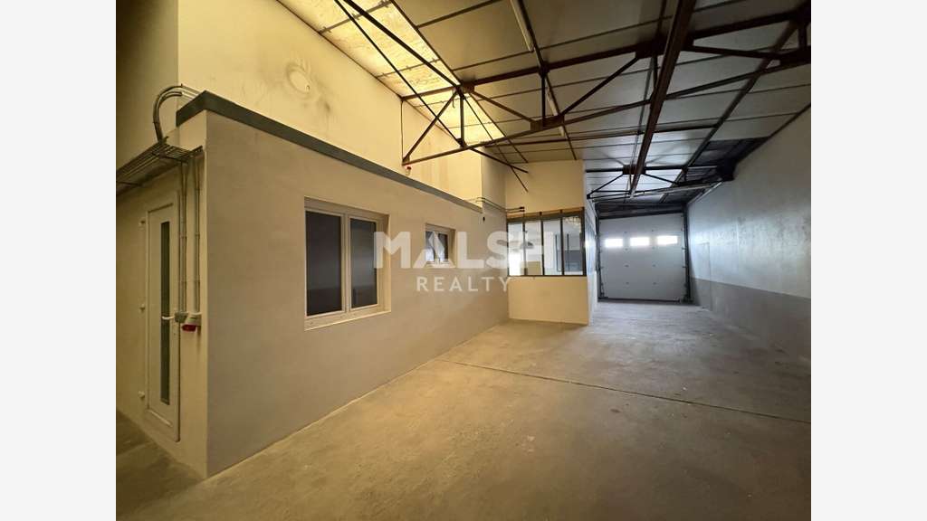 Local d'activités 360m² à Beauvallon - St-Andéol