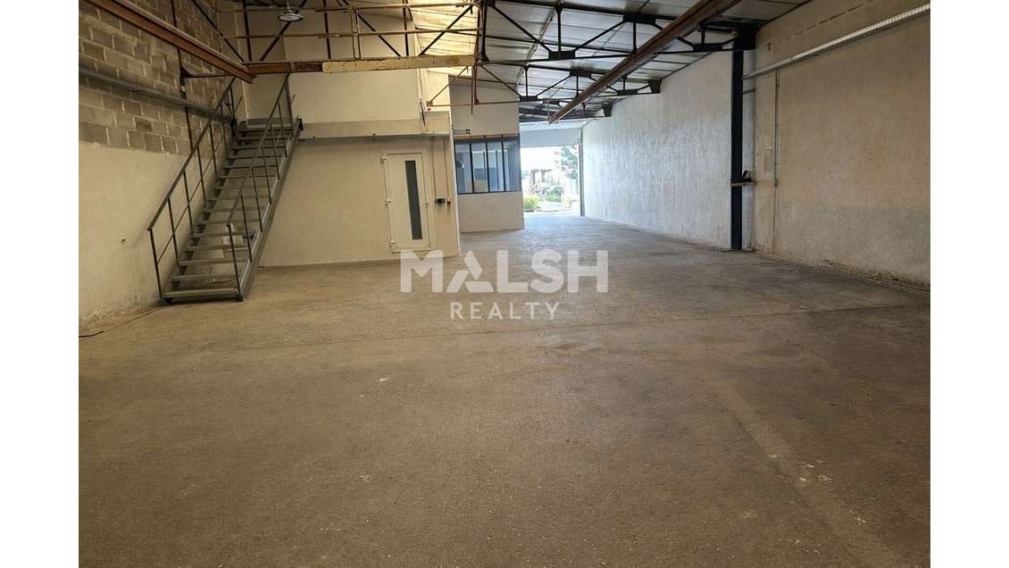 Local d'activités 360m² à Beauvallon - St-Andéol