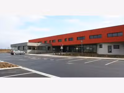 Ateliers et bureaux à louer – Cambrai Est / Nord /