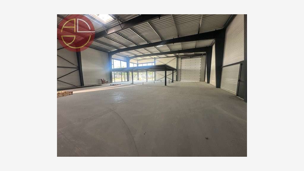 A louer entrepôt 690m² empl stratégique Beauzelle