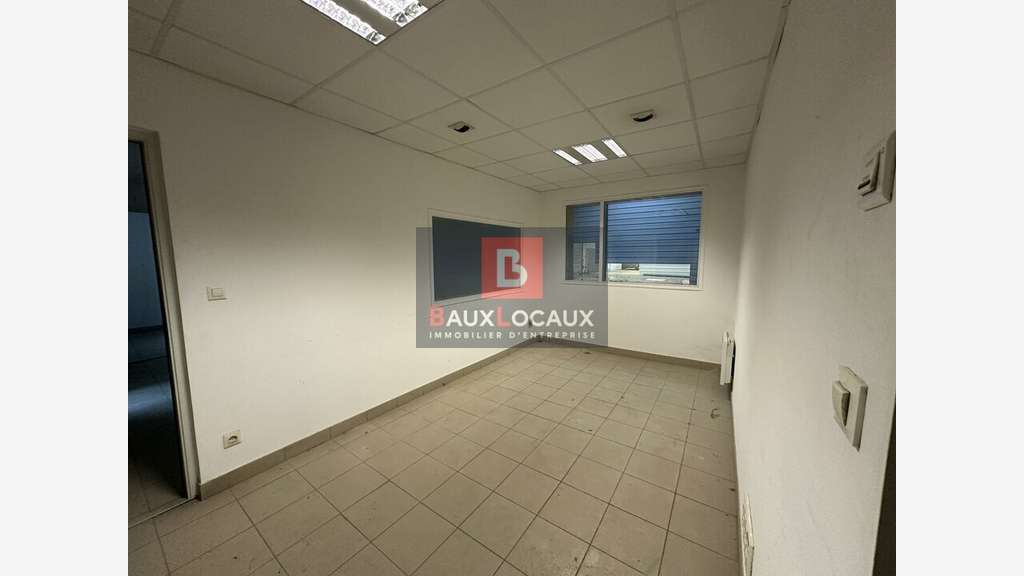 Local d'activité 283m² à louer ZA de Bédarrides