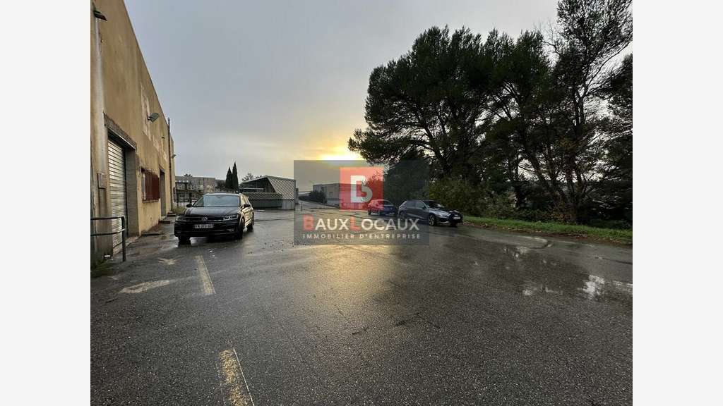 Local d'activité 283m² à louer ZA de Bédarrides