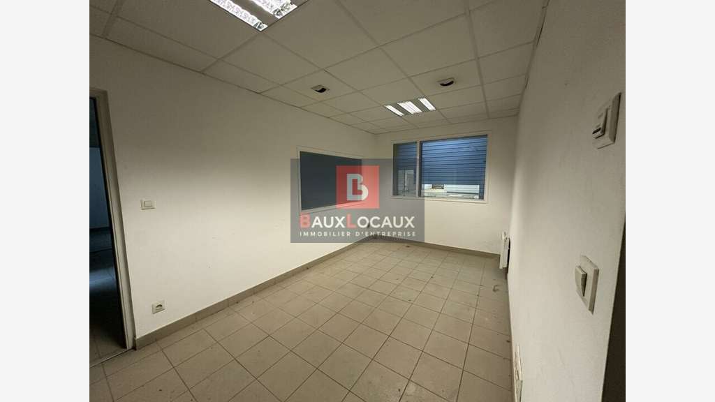 Local d'activité 283m² à louer ZA de Bédarrides
