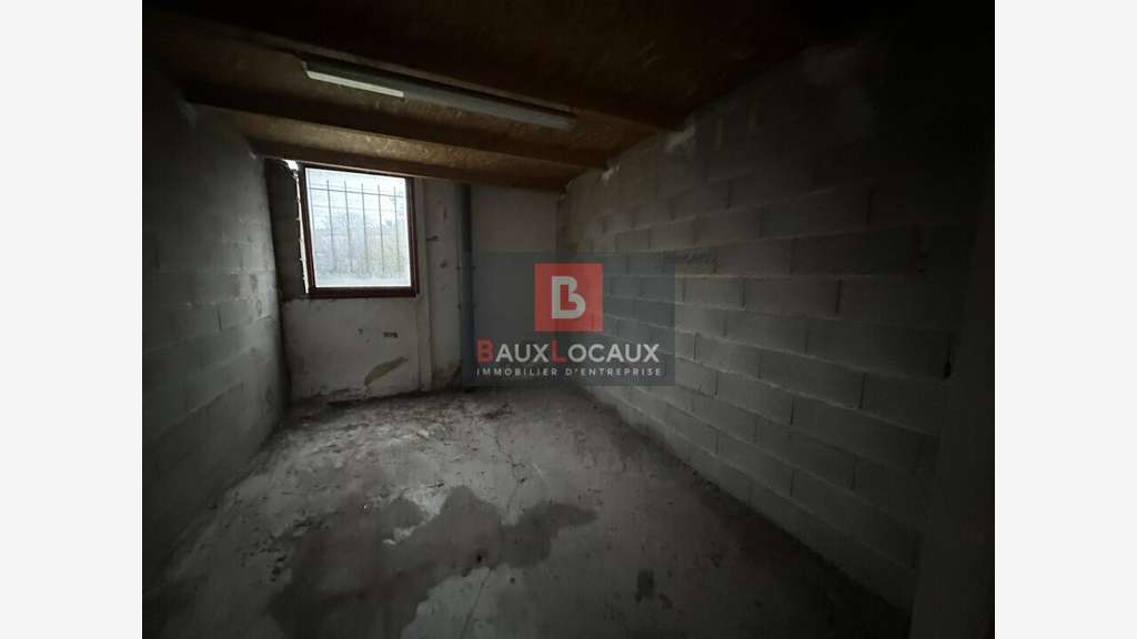 Local d'activité 283m² à louer ZA de Bédarrides