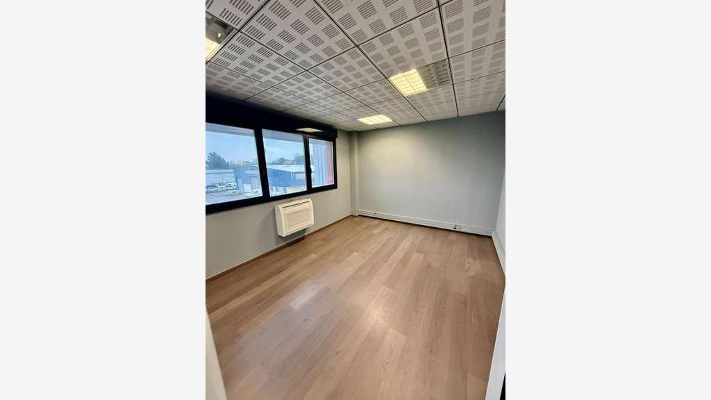 À louer – Local d'activités de 250 m² à Bédar