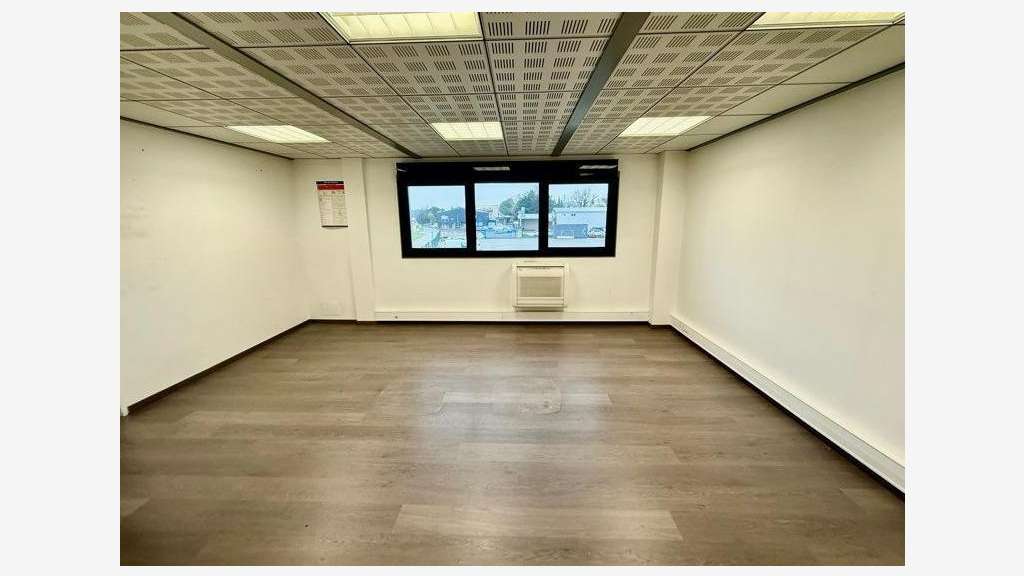 À louer – Local d'activités de 250 m² à Bédar