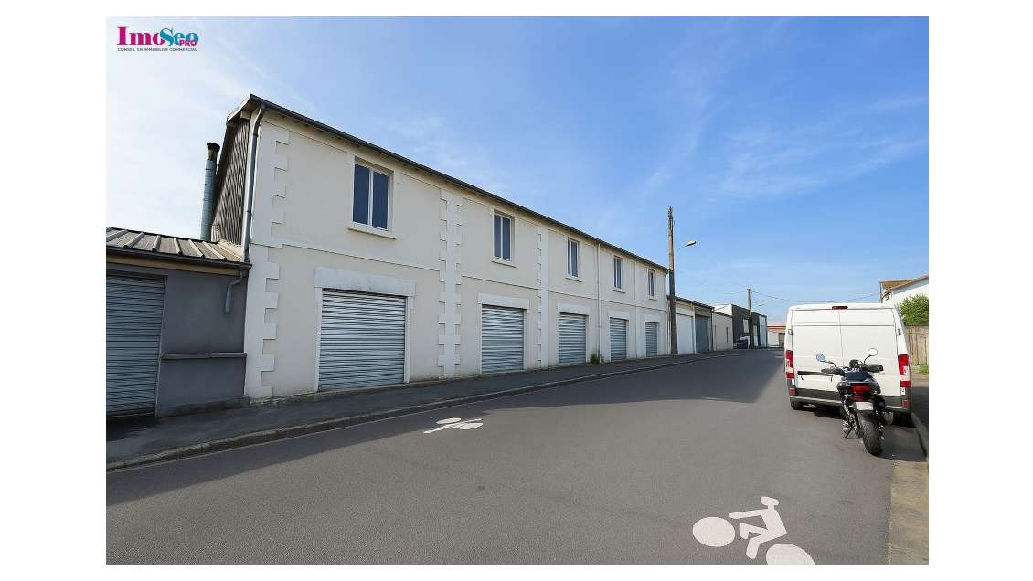 Entrepôt 140m² à louer à Bègles Bld Albert 1er