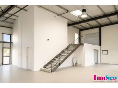 Location Locaux d'activités - Entrepôts à Bègles