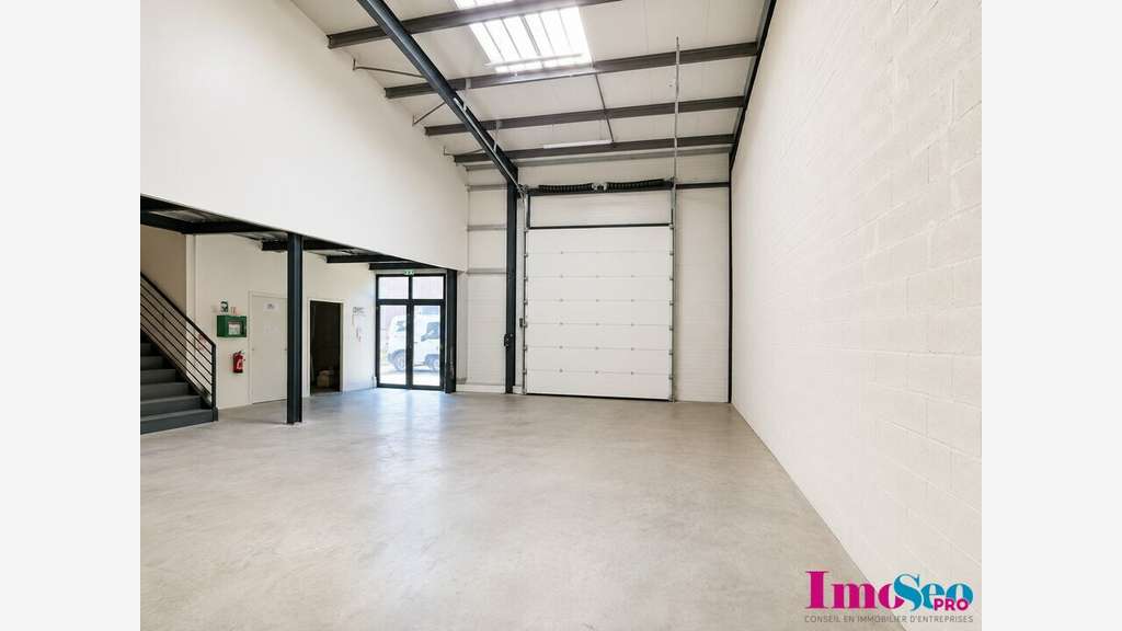 Entrepôt de 156m² à louer prox rocade Bègles
