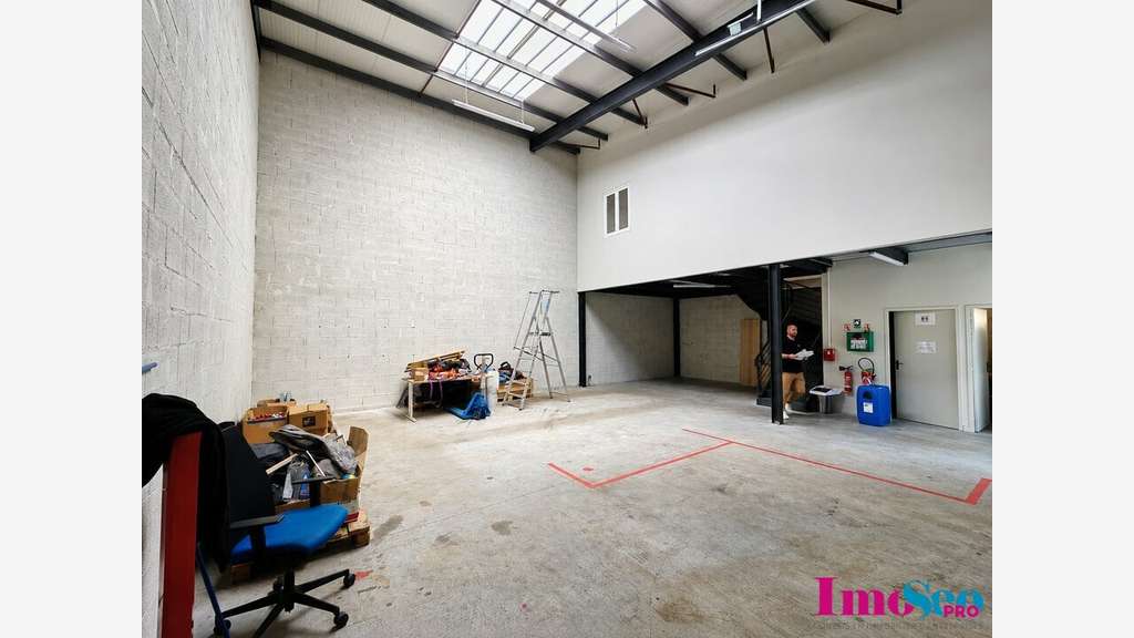 Entrepôt de 156m² à louer prox rocade Bègles