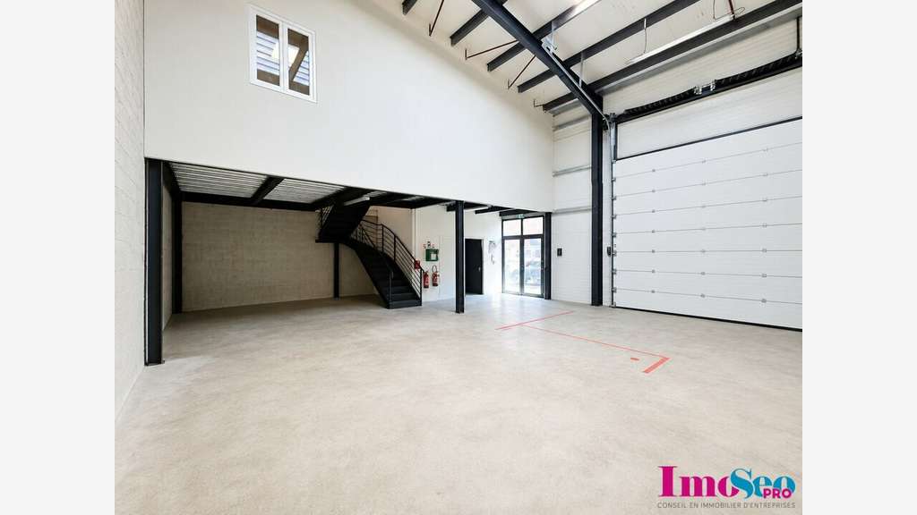 Entrepôt de 156m² à louer prox rocade Bègles