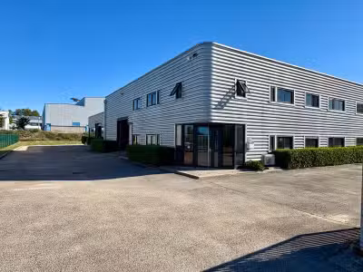 Exclusivité bâtiment 666m² sur 2600m² à Béligneux