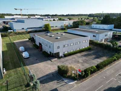Exclusivité bâtiment 666m² sur 2600m² à Béligneux