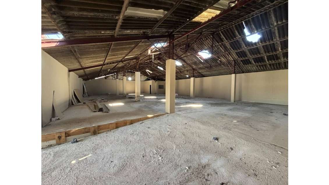 Entrepôt de stockage 365m² à louer à Bellegarde
