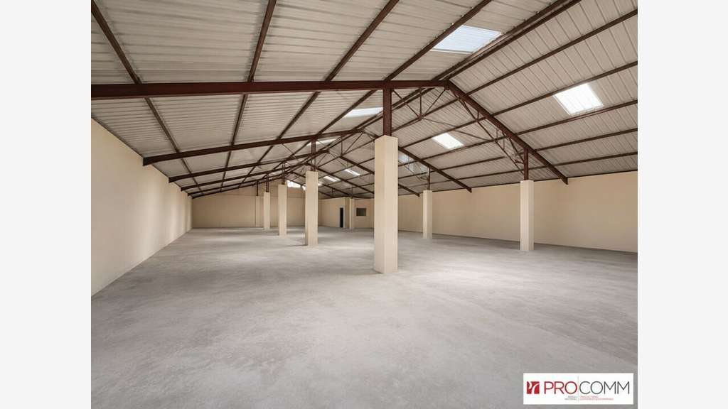 Entrepôt de stockage 365m² à louer à Bellegarde 