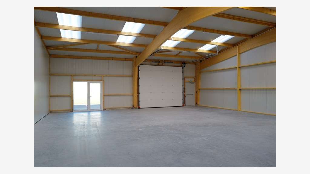 Local 180m² neuf à louer à Bellengreville