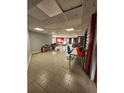 Location Locaux d'activités - Entrepôts à Bellevigny