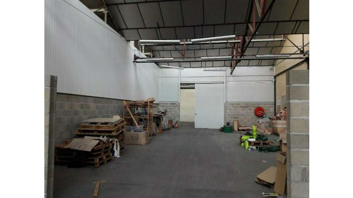 Local d'activité de 150m² à louer en za Belleville