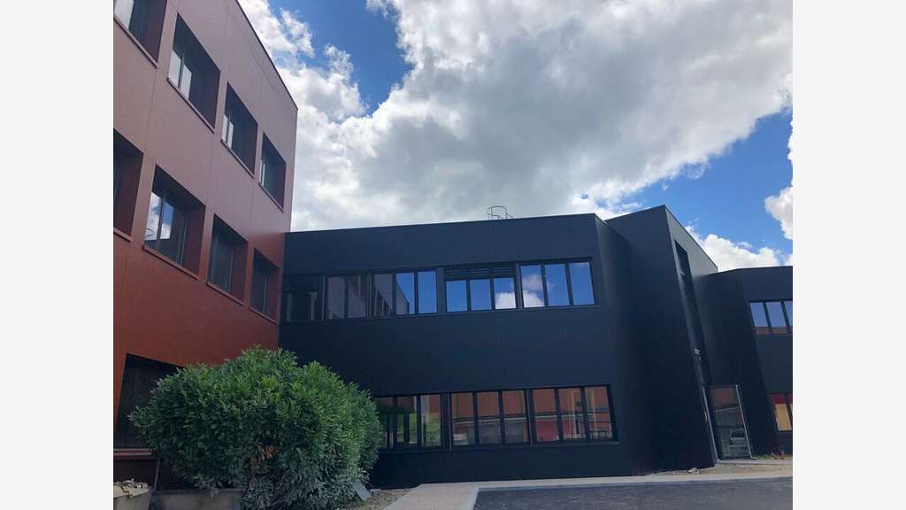 Local d'activité 1200m² à louer à Belleville N6