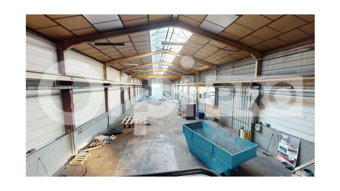 Local d'activité 1200m² à louer à Belleville N6