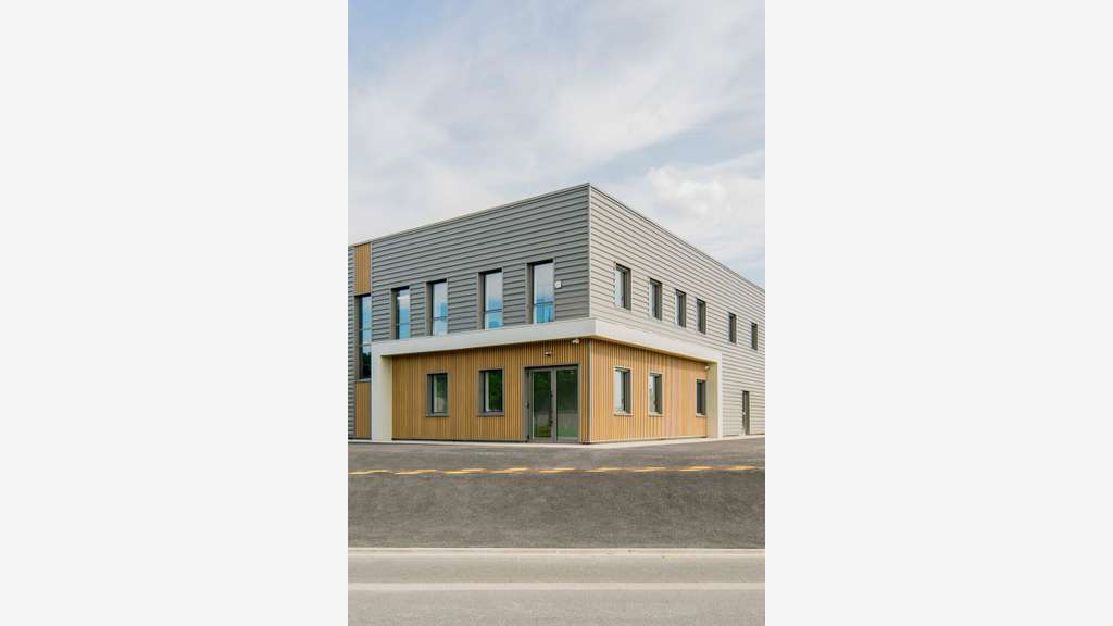 Local d'activité 1200m² à louer à Belleville N6