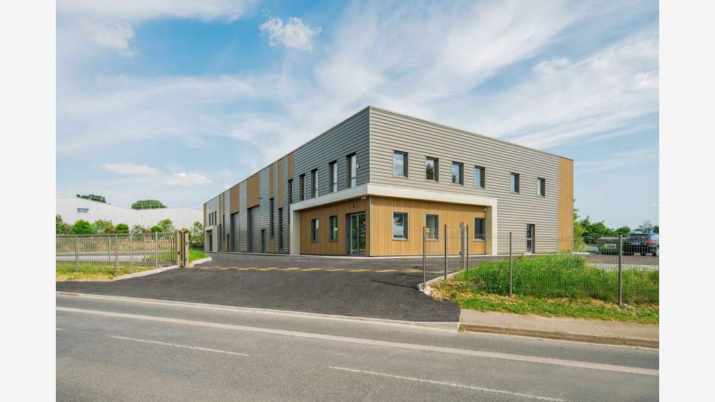 Local d'activité 1200m² à louer à Belleville N6