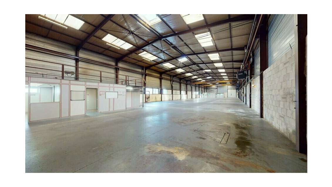 Local d'activité 1200m² à louer à Belleville N6