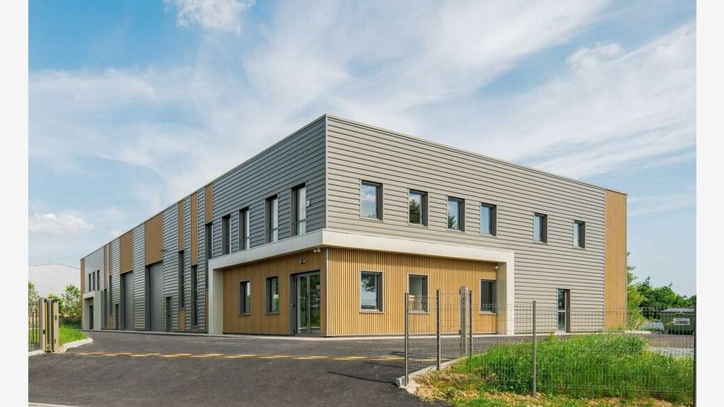 Local d'activité 1200m² à louer à Belleville N6