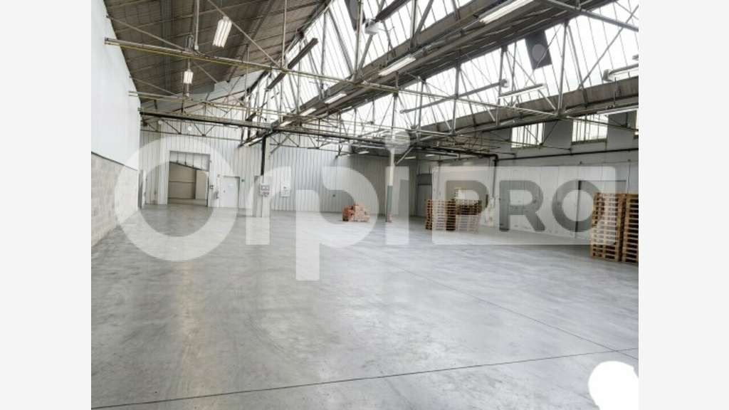 Local d'activité 608m² à louer à Belleville