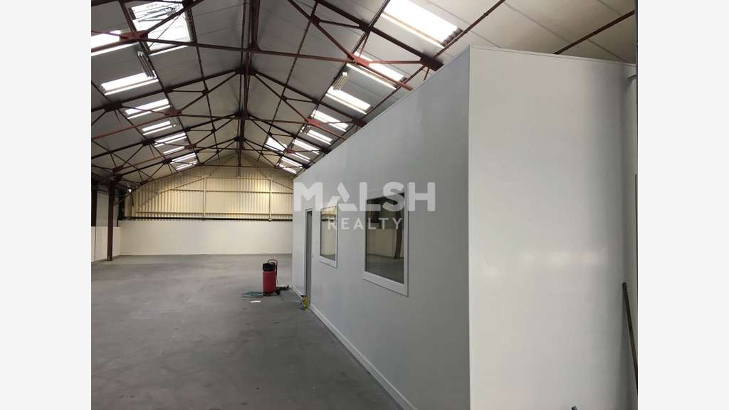 Loue local d'activités 1716m² Belleville sur Saône