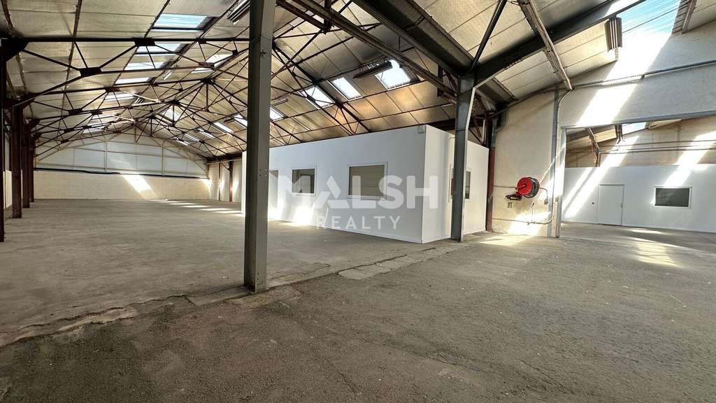 Loue local d'activités 1716m² Belleville sur Saône