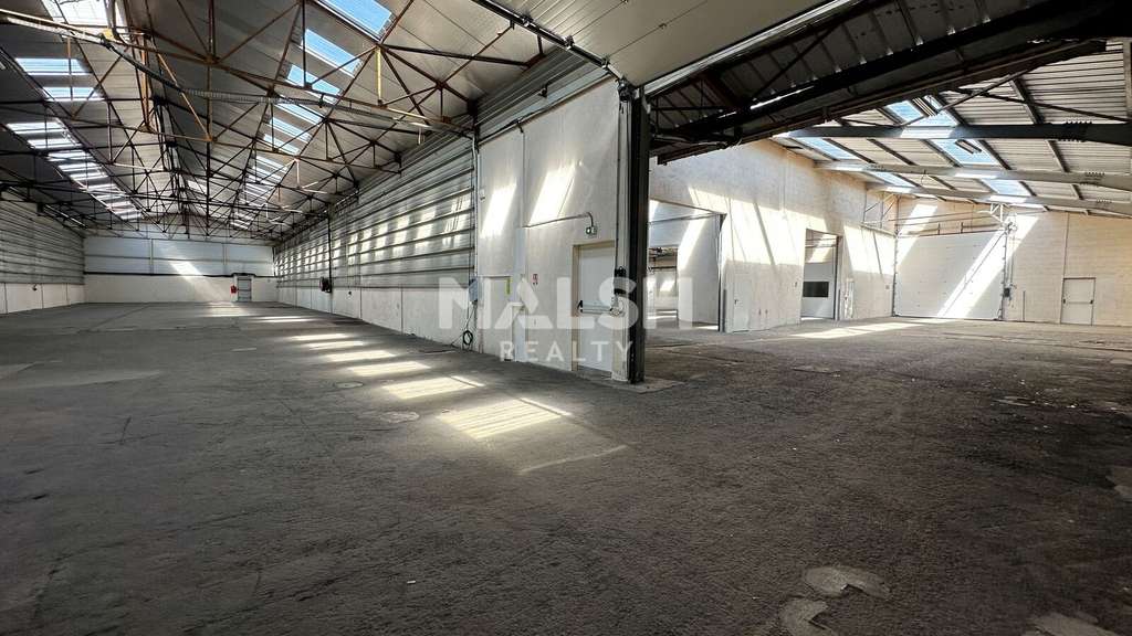 Loue local d'activités 1716m² Belleville sur Saône