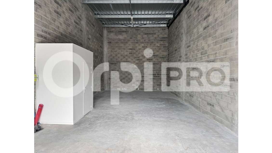 LOCAL NEUF 90 M² - SORTIE A63 - BÉNESSE-MAREMNE