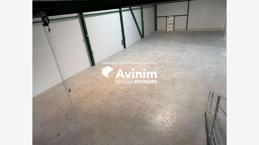 A louer local stockage 315m² à Bernes sur Oise