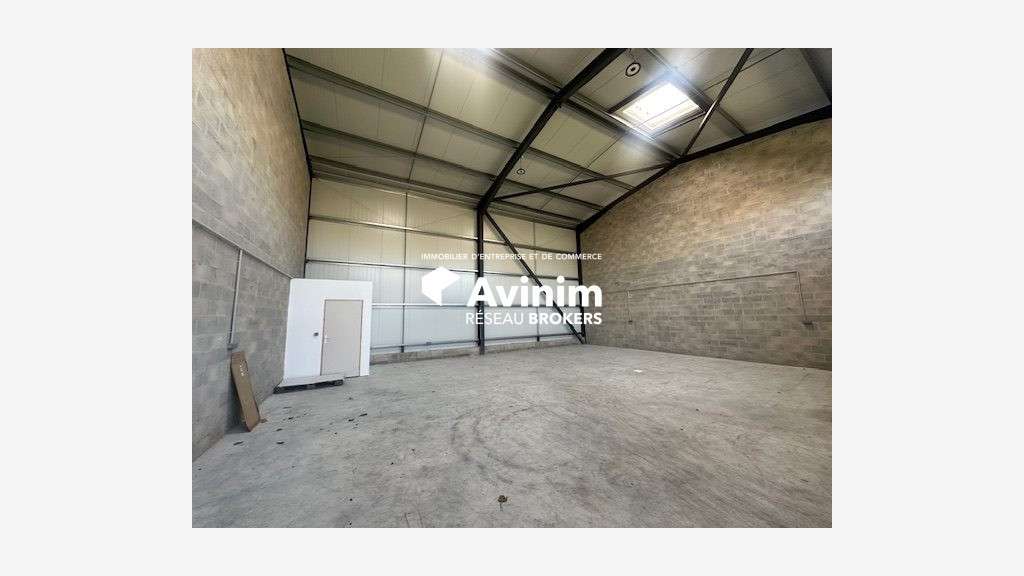 Cellule d’activité à louer 132m² à Bernes-sur-Oise