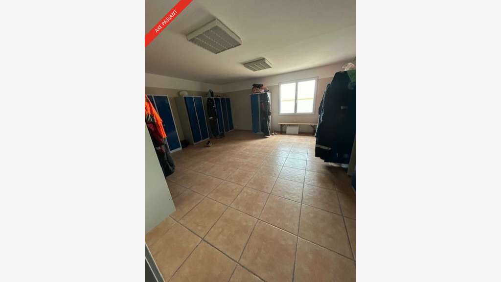 A louer local d'activité 225m² en ZI Berre-l'Étang
