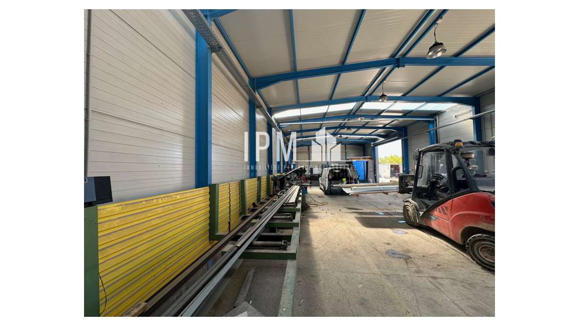 A louer local d'activité 400 m² - BERRE l'ETANG