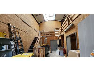 Location Locaux d'activités - Entrepôts à Besançon