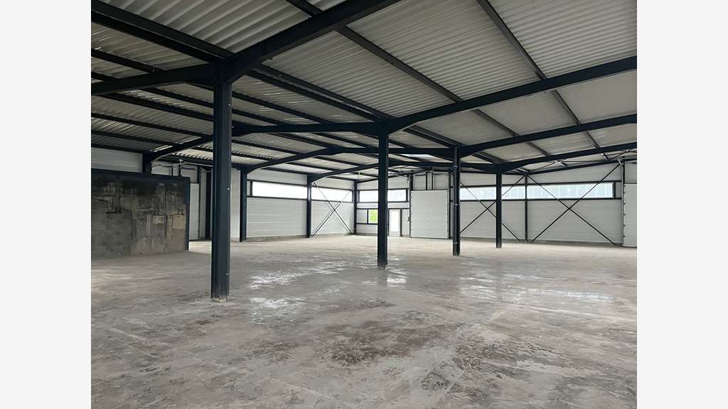 A louer local 228m² Besançon ZA TREPILLOT 