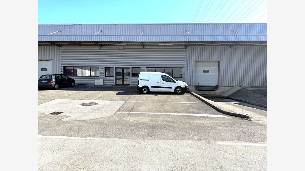 Local d'activité de 409.12m² à louer à Besançon