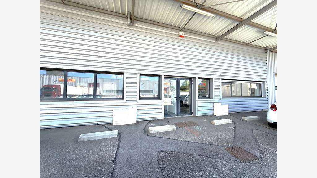 Local d'activité de 409.12m² à louer à Besançon