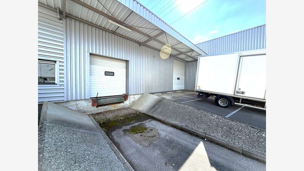Local d'activité de 409.12m² à louer à Besançon